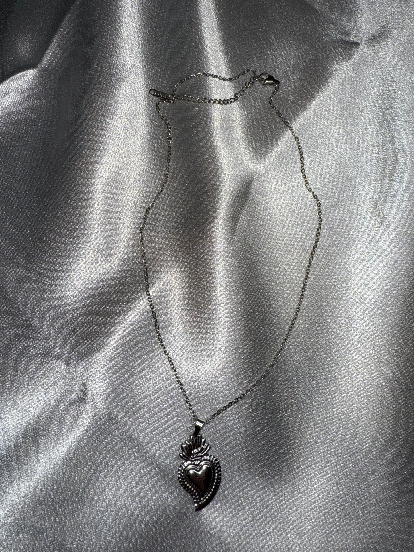 Collana cuore sacro