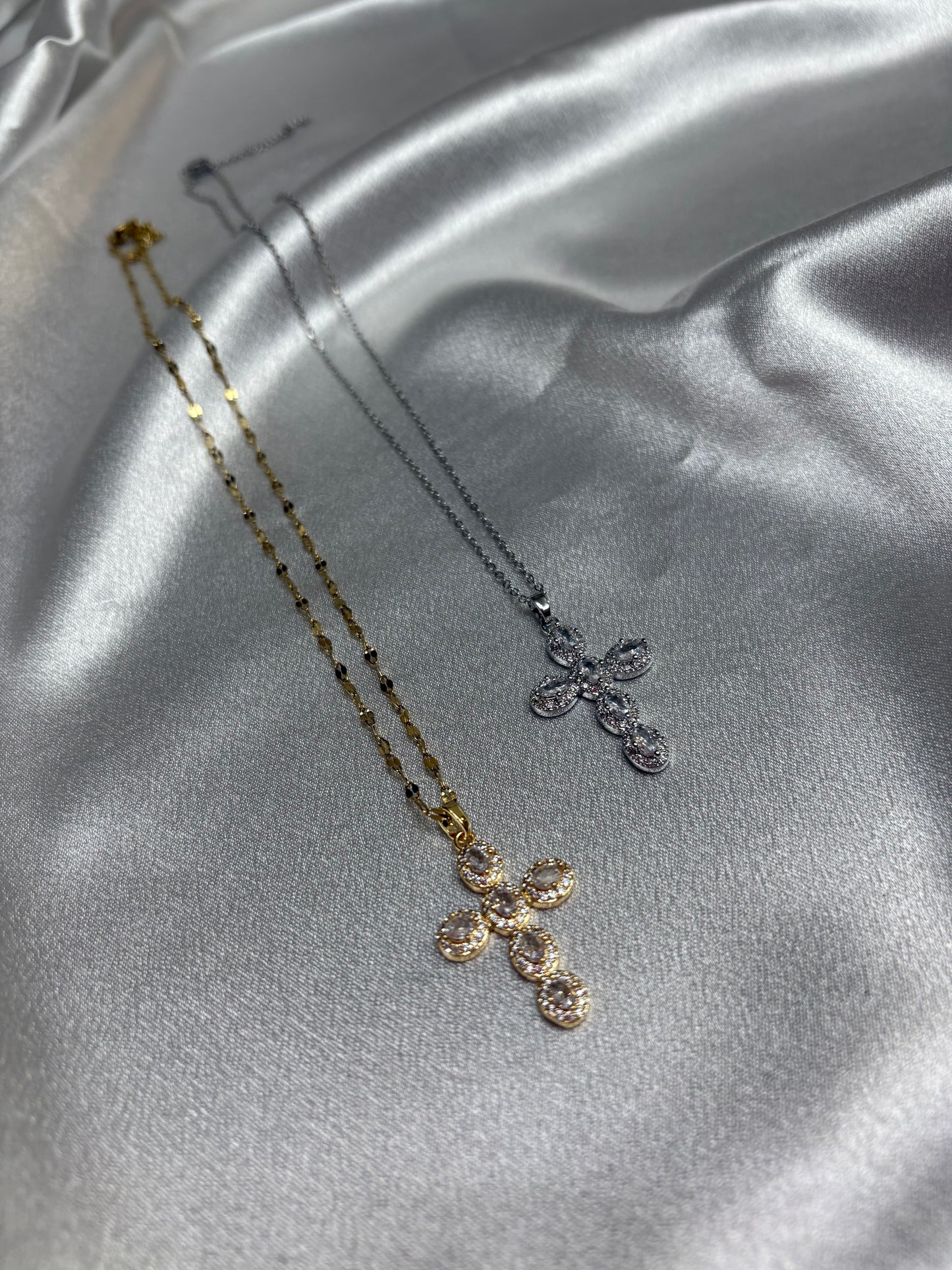 Collana croce di luce